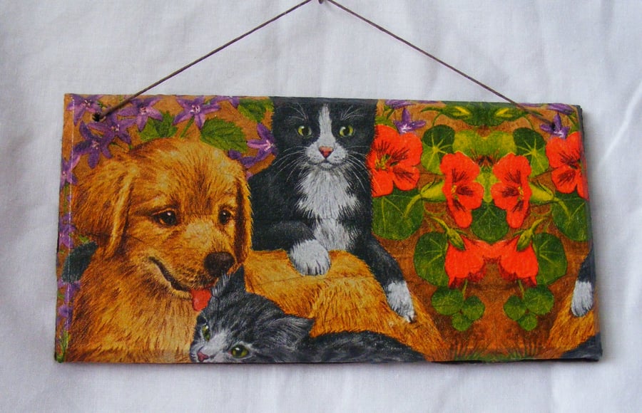 Decoupage dog and cats wall decoration