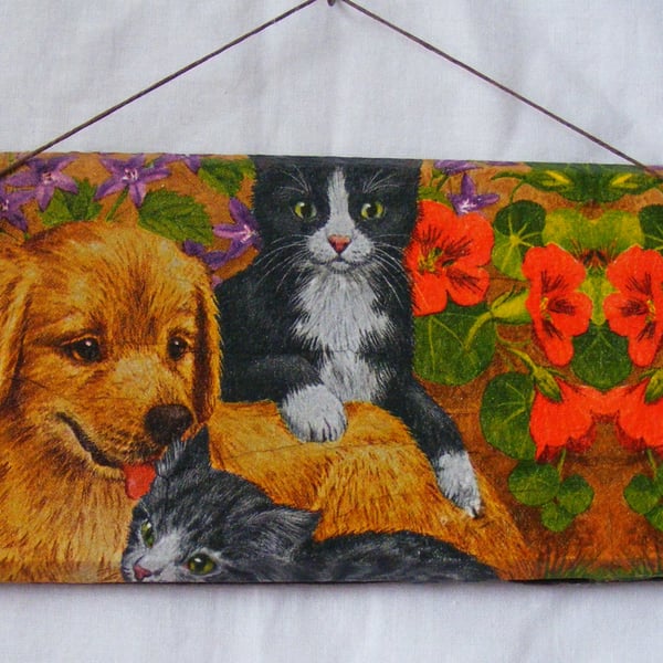 Decoupage dog and cats wall decoration