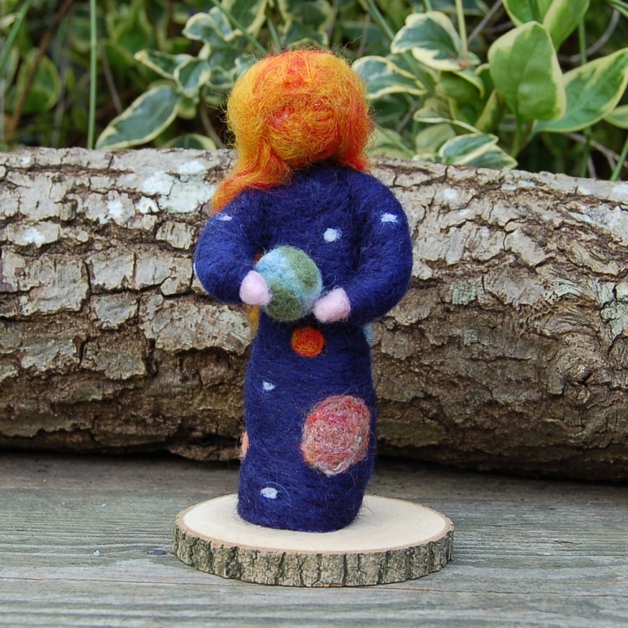 The planets needlefelt figure, needlefelt earth, planets and sun figure -