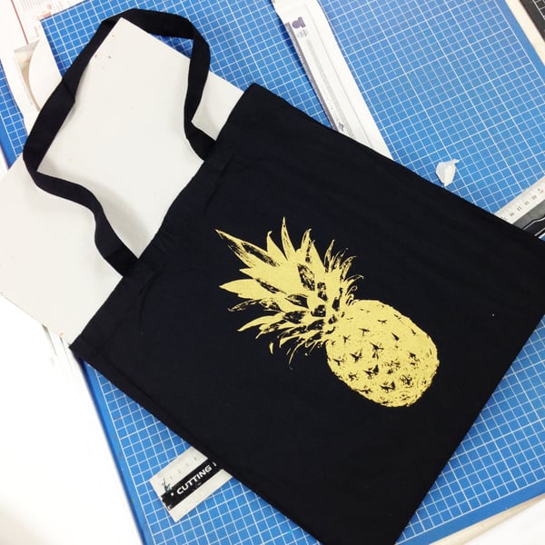 'Totes Trops Pineapple' tote bag