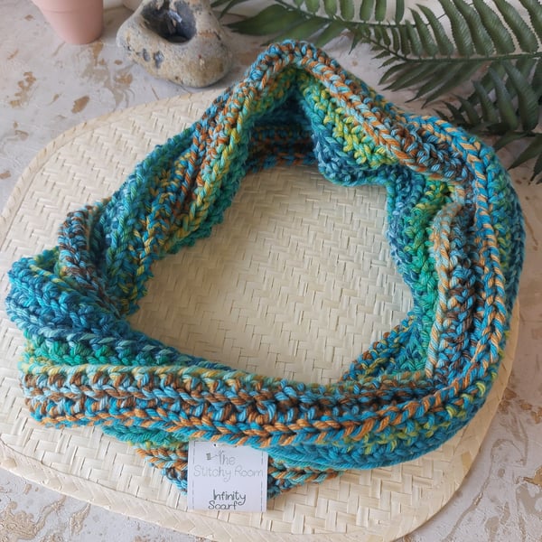 Perfectly Imperfect Crochet Chunky Infinity Scarf Cowl 'Teaberry'