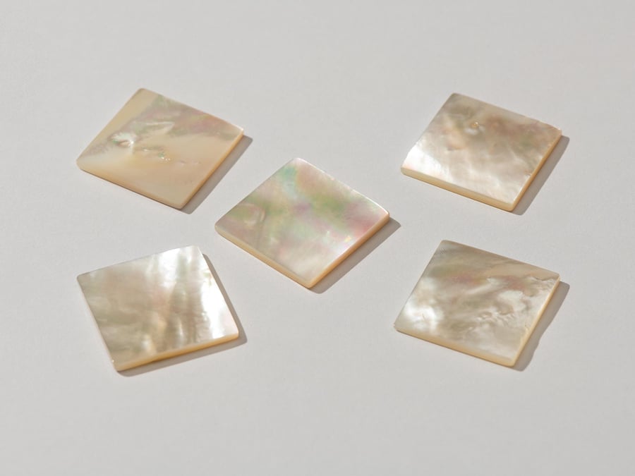 HMJ301 - Mother of Pearl Square: 20x 20x 2.0mm Polished Shell Pack of 3 peices