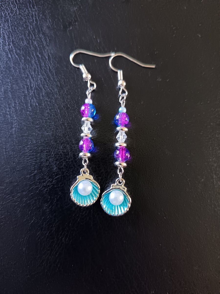Silver and blue scallop shell beaded dangle earrings 