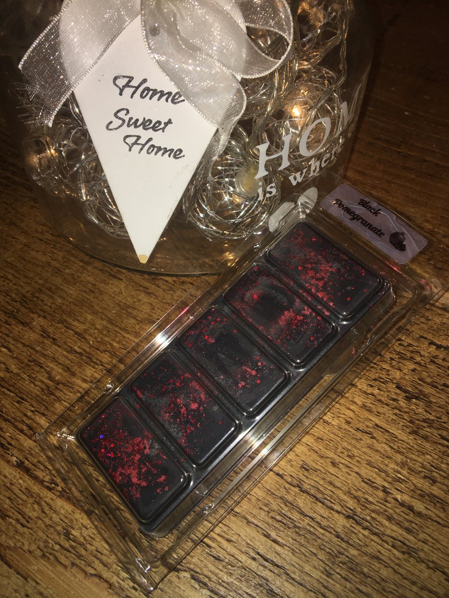 Black Pomegranate soy wax melt 5 cell clamshell