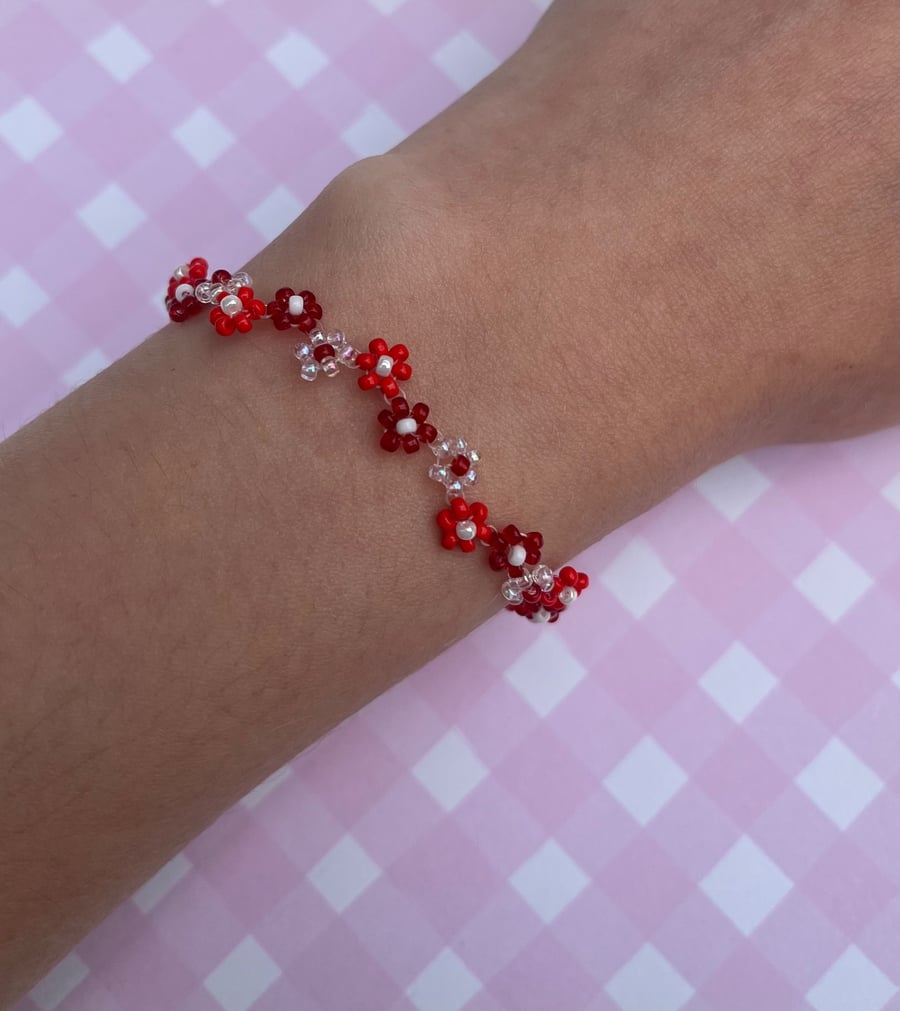 Red and White Flower Zig Zag Seed Bead Bracelet