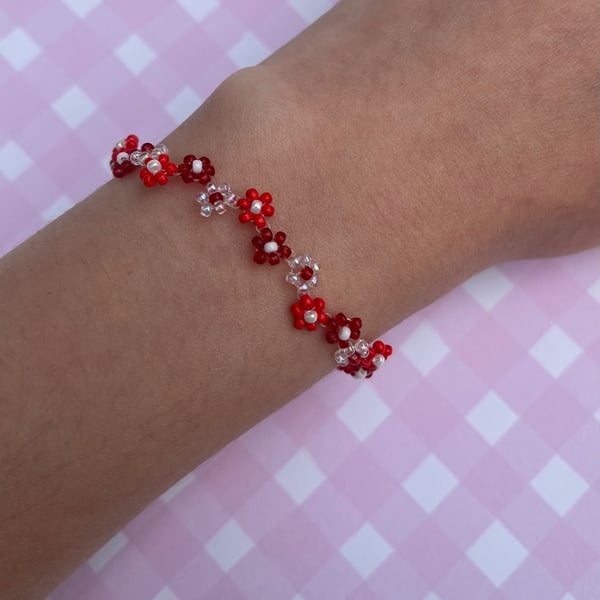 Red and White Flower Zig Zag Seed Bead Bracelet