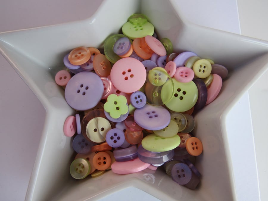 50g Mixed Pastel Craft Buttons