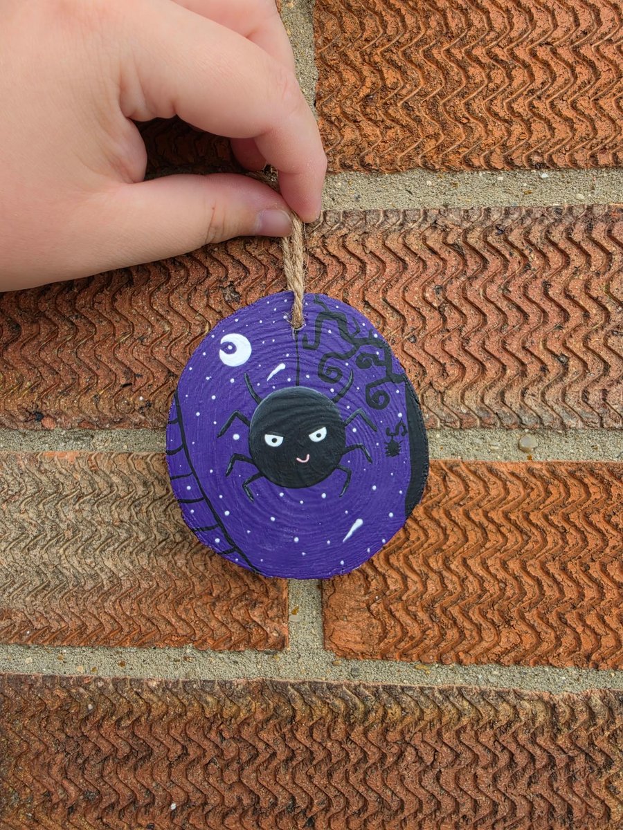 Hand Painted Halloween Spider Wooden Slice – Purple Spooky Spider Wall Hanging