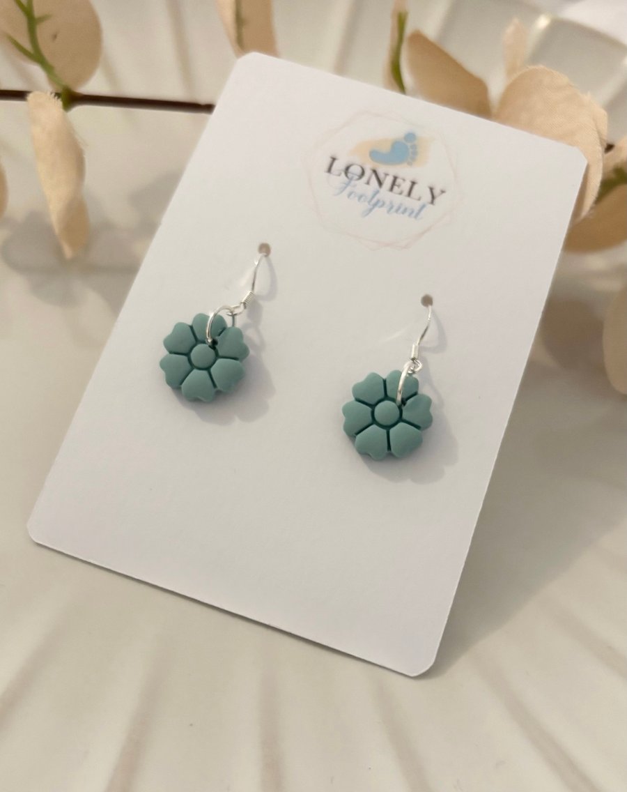 Green Flower Polymer Clay Earrings - Pastel Earrings - Handmade Jewellery 
