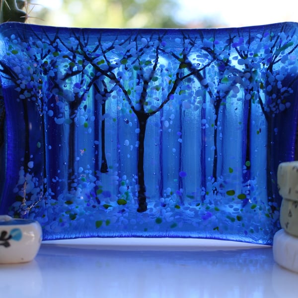 Beautiful Fused Glass Ribbed Woodland Soap Dish, 'Midnight Blue'