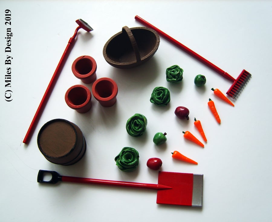 1:12 Scale Dolls House Gardening Set