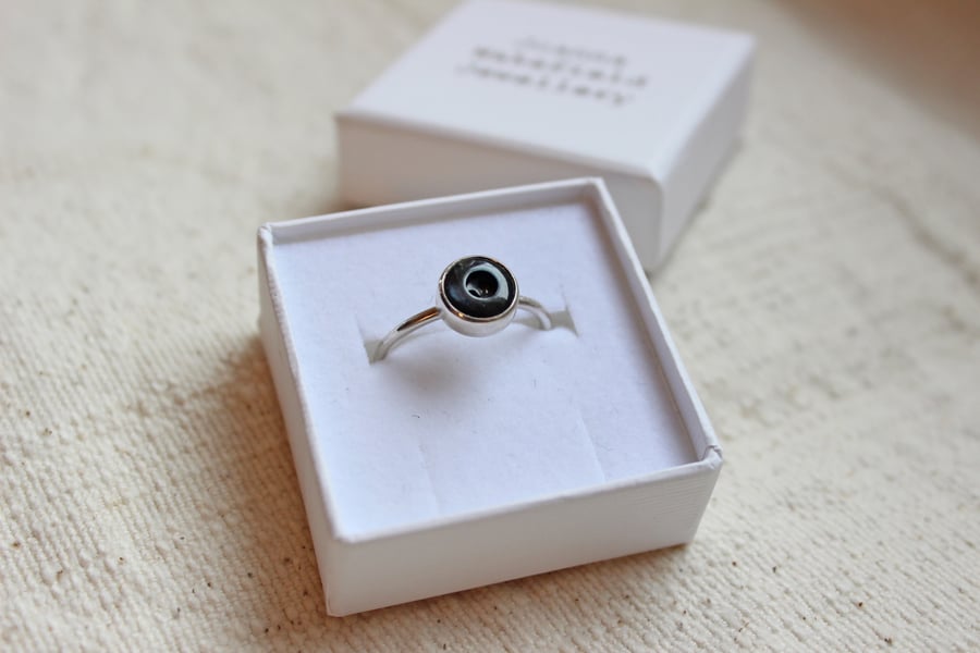 Vintage button ring, onyx black ring