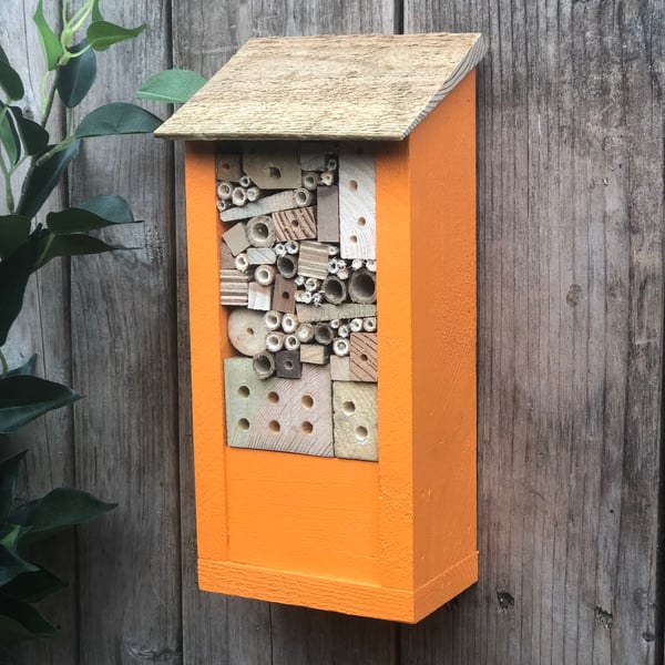 Bee hotel - Insect hotel - Garden gift  -Bee gift - Wildlife gift