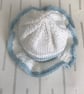White and blue sunhat and shoes - Image 3