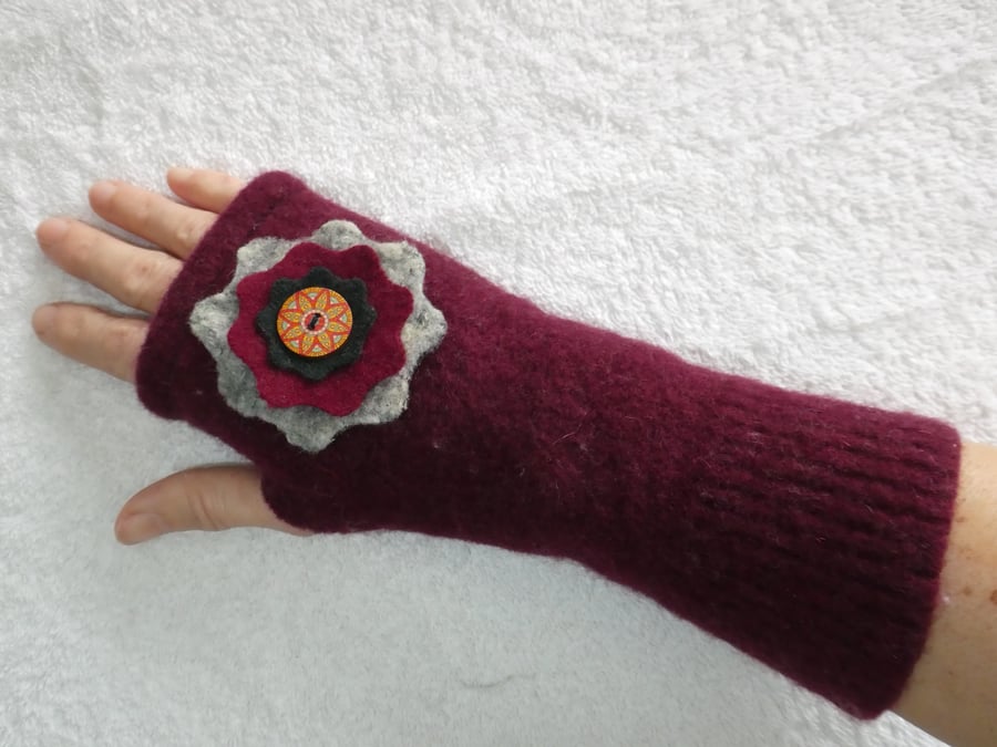 Fingerless Gloves Wrist warmers. Upcycled gloves. Burgundy with Felt Flower