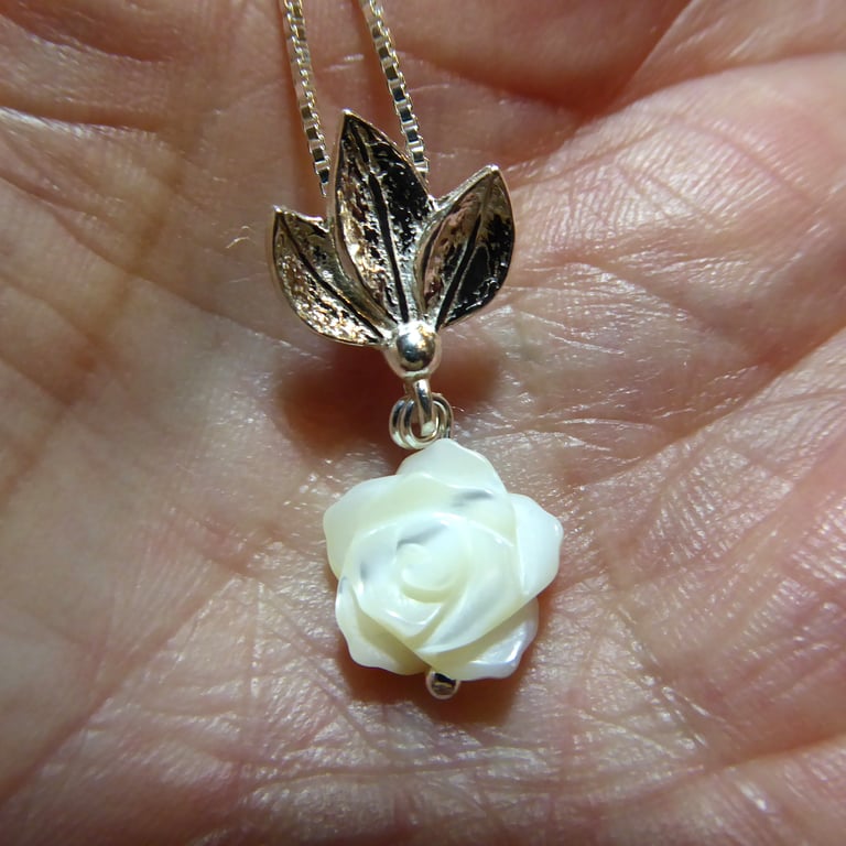  Sterling Silver & Mother of Pearl Rose & Leaves Necklace 18 inch box chain