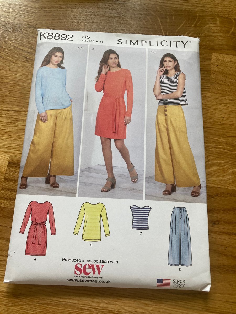 K8892 Simplicity Cropped Trousers, Knit dress, Tunic, Top, Belt - 6 -14