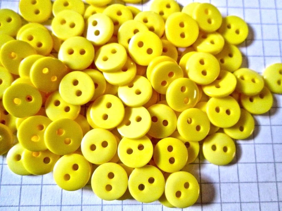 100 Yellow 9mm  Acrylic Buttons  2 holes
