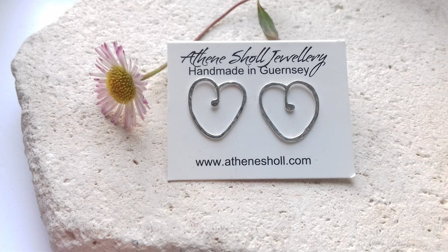 Textured Open Heart Stud Earrings 