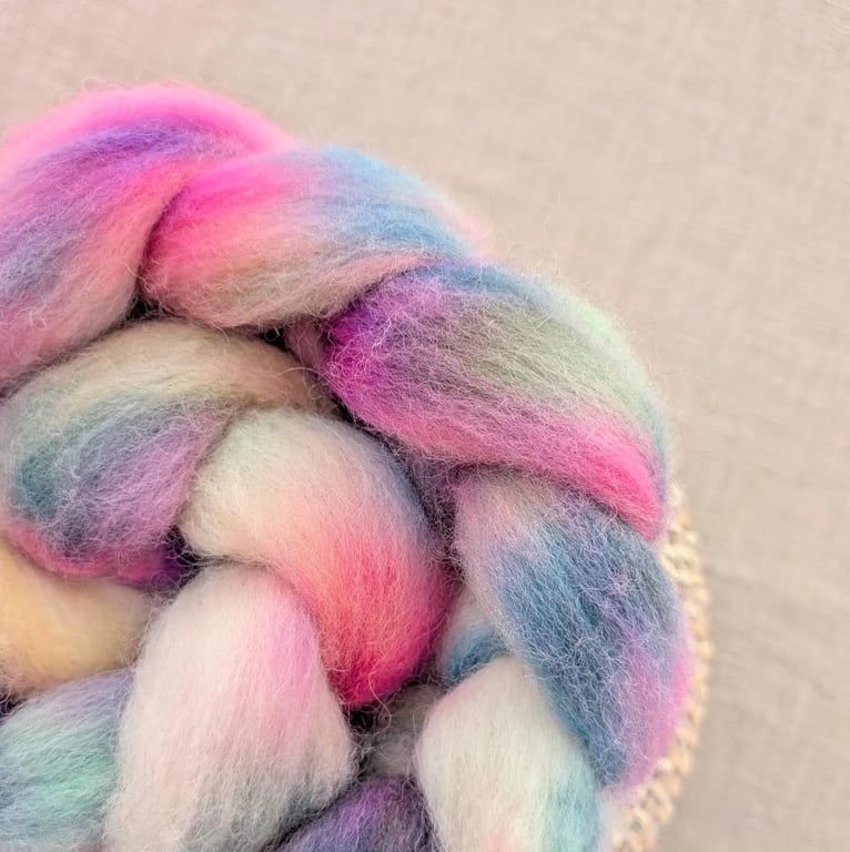 Hand Dyed Bluefaced Leicester Top 97g Spinning Fibre - Secret Garden