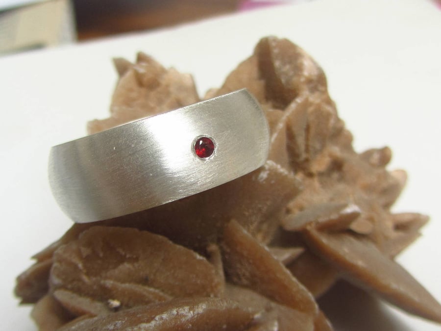 Silver wedding ring with solitaire Garnet for men and women