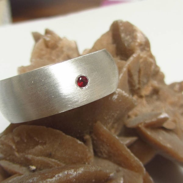 Silver wedding ring with solitaire Garnet for men and women
