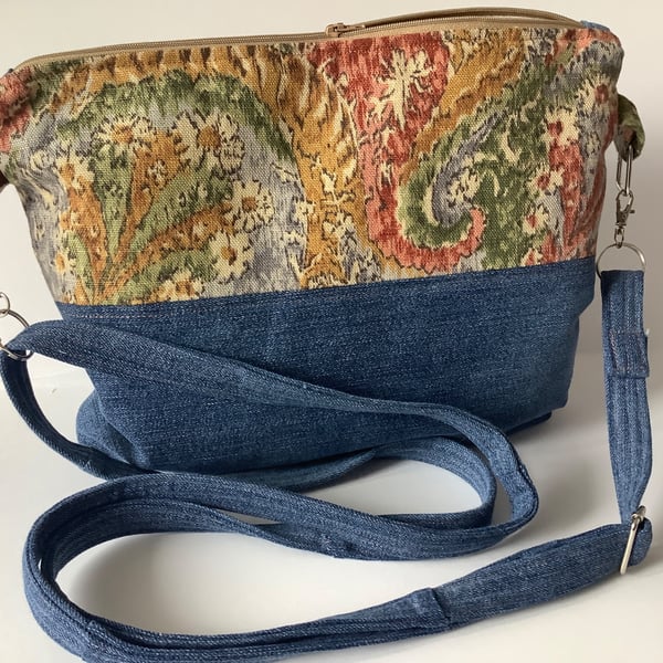 Shoulder bag