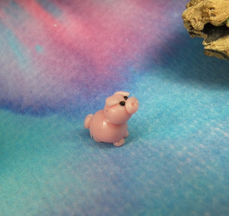 1 x Tiny Piglet Pig just .5" OOAK Sculpt by Ann Galvin Gnome Village
