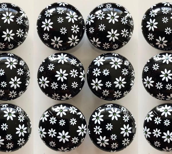 18 Flower Design Buttons, White Flowers on Black, Domed, 15mm Wide, Glossy