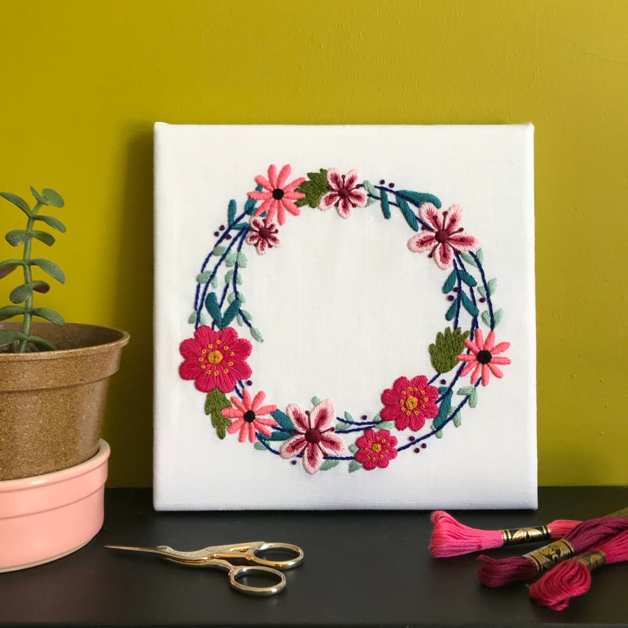 Floral Wreath Embroidery Wall Decoration Wall Hanging