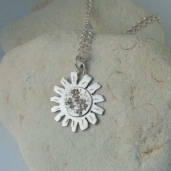 Textured Silver Daisy Necklace