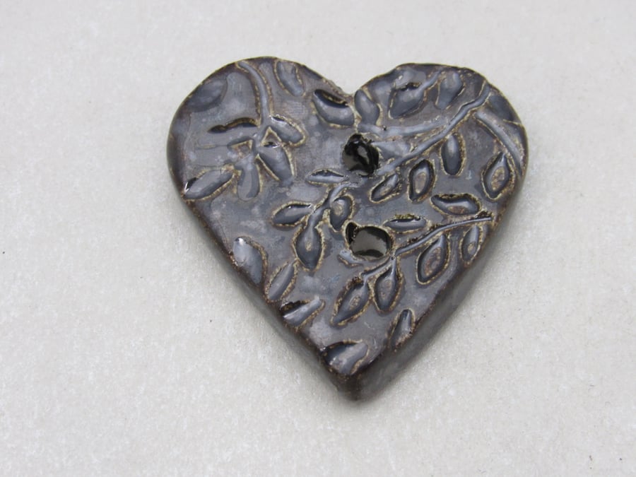 Medium Black Ice Leaf Sprig Texture Heart Shaped Ceramic Button