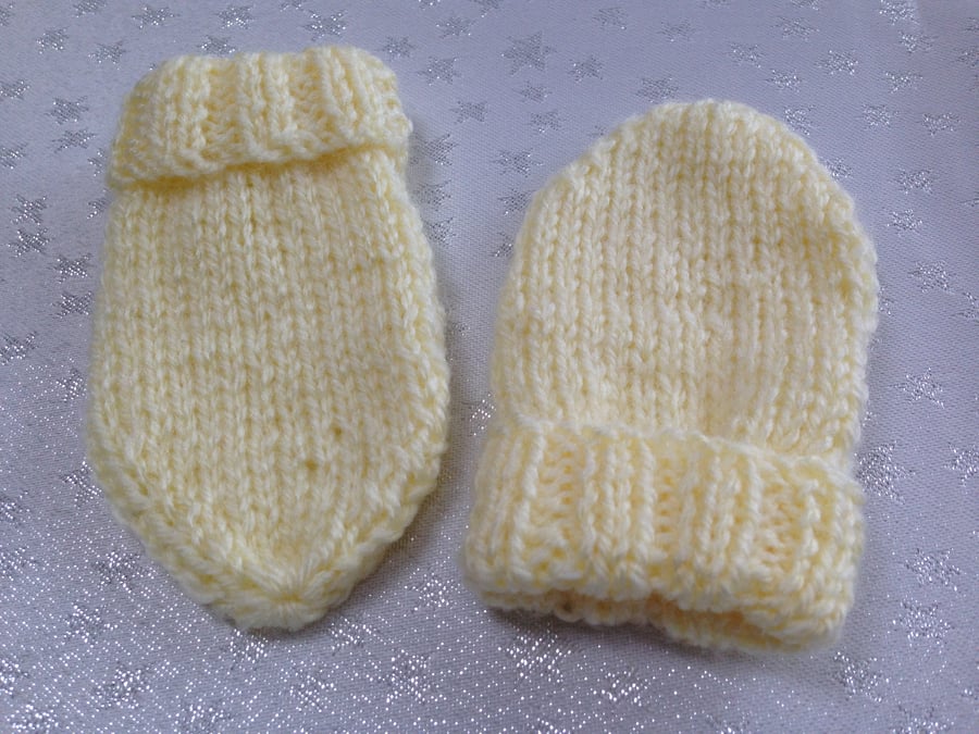 Baby Mittens 0-3 months - NOW 10% REDUCTION