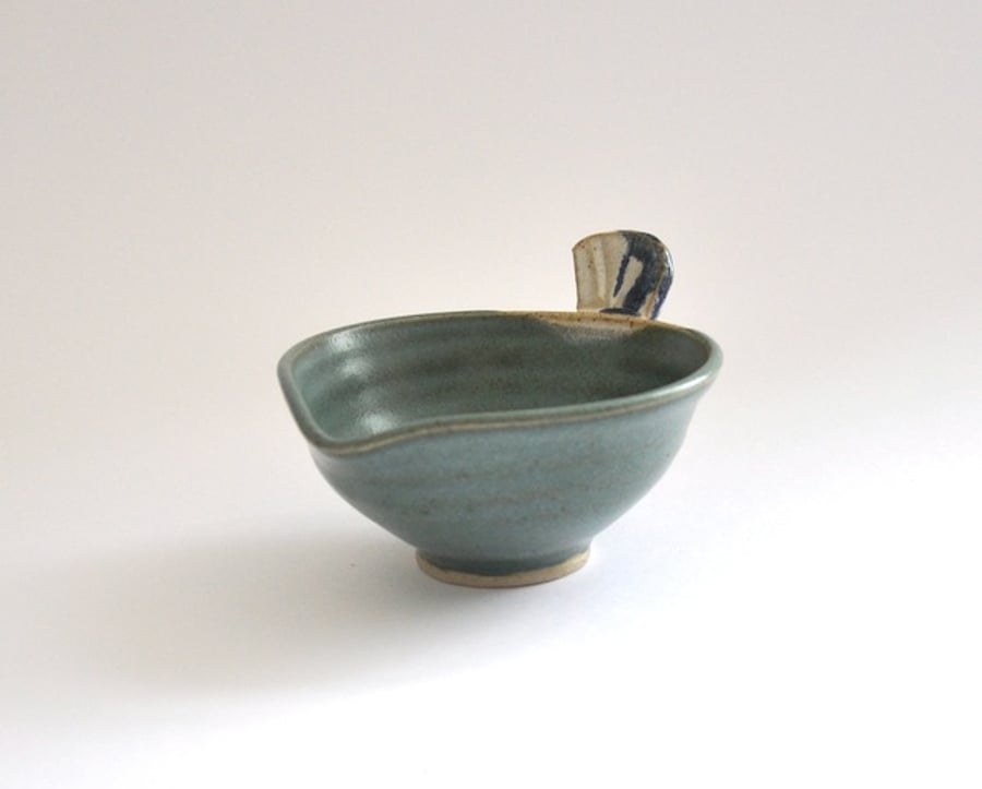 Ceramic birdie pouring bowl - handmade pottery
