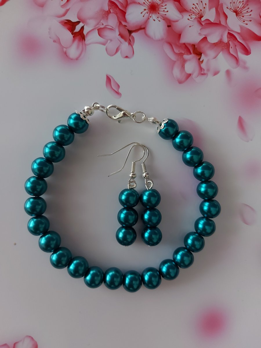 8mm Peacock Green Glass Pearl Bracelet & Earrings Set in Card Gift Box