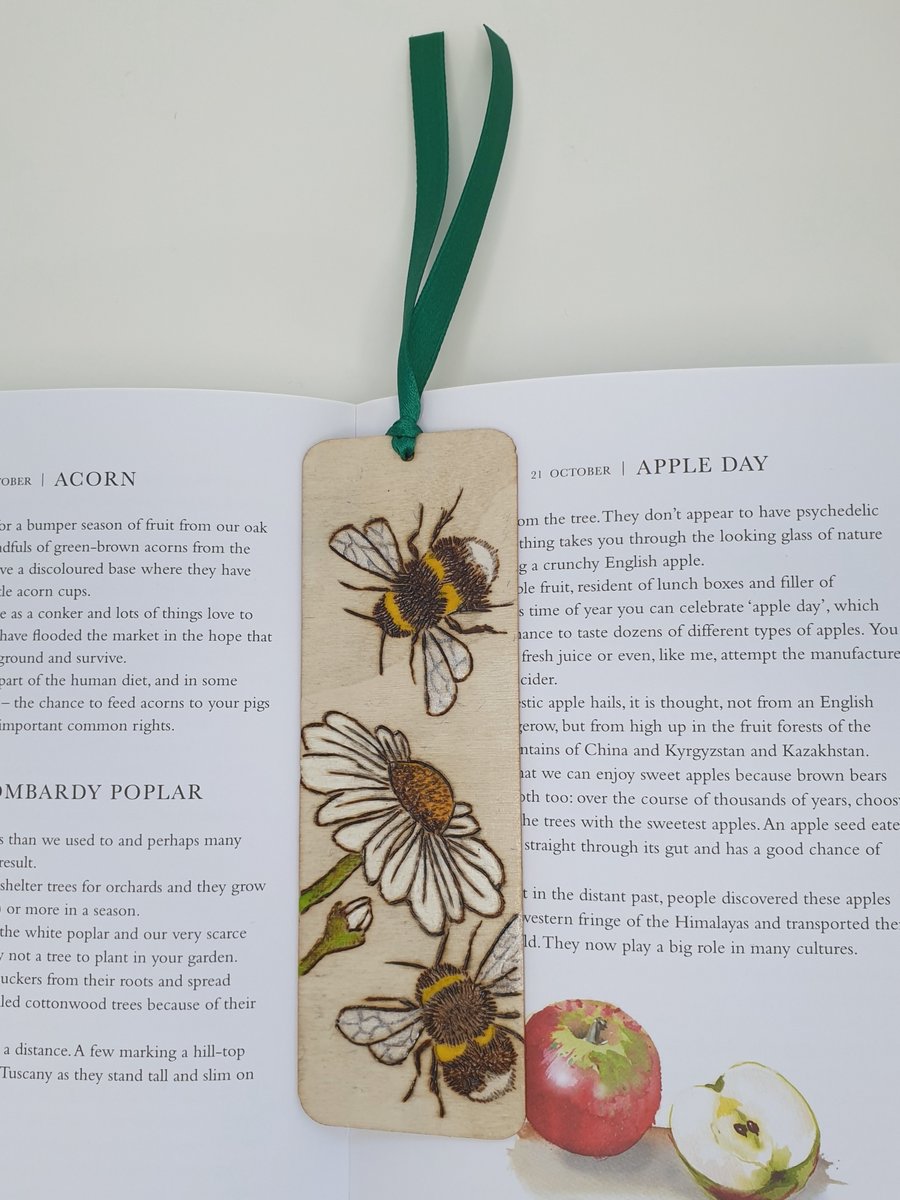 Bee pyrography wooden bookmark, bee lover gift