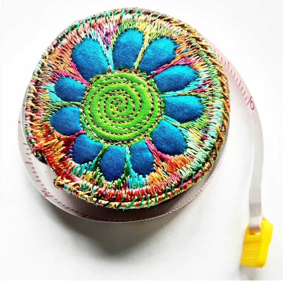 Free machine embroidery retractable tape measure 