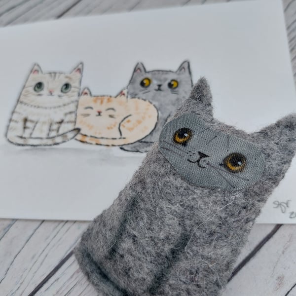Grey felt cat magnet and original illustration