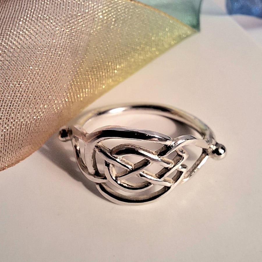 Large Celtic Knotwork Ring
