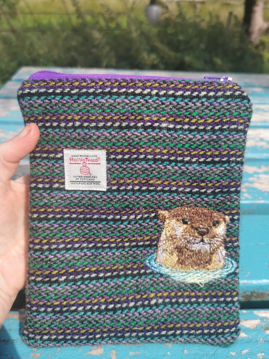Harris Tweed case woth embroidered Otter