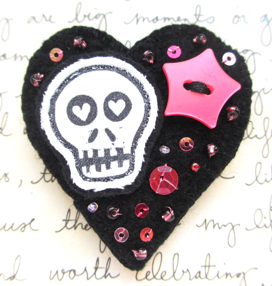 Cute Skull Heart Brooch. Felt Brooch. Skull Brooch w Star Button. Spooky Cute