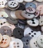100 Small Mixed Shell or Shell-type Buttons - Image 3