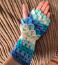 Size small Dragonscale Fingerless gloves  - Image 2
