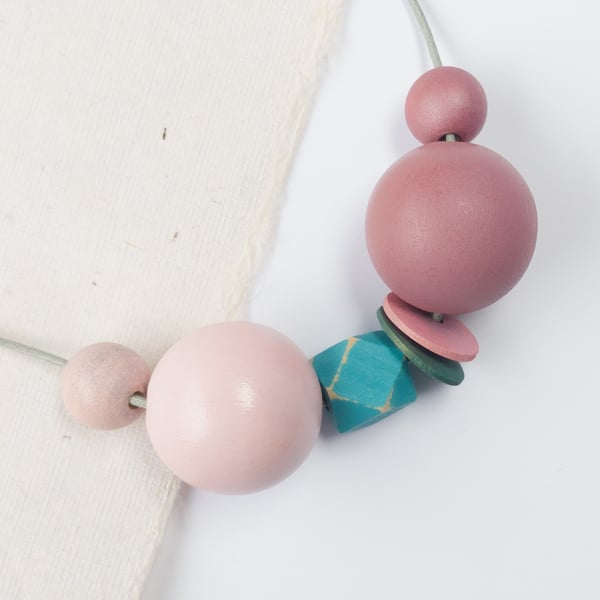 Greta - Beaded necklace, light pink, blue-green, mauve and cyan
