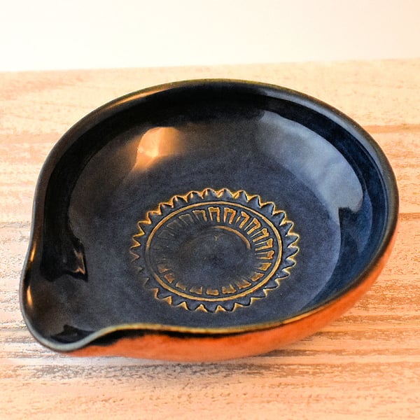 A388 Spoon rest tea bag bowl (Free UK postage)