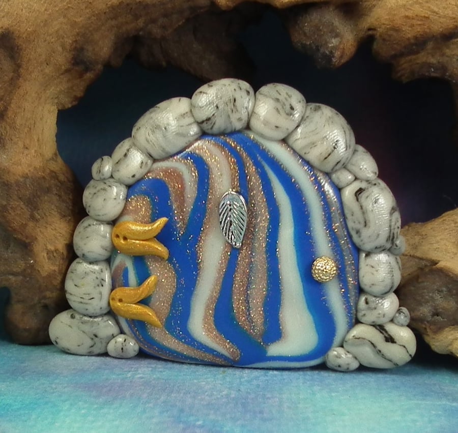 Sparkling Wallmounted Gnome Portal 2.5"  Magical Fairy Door