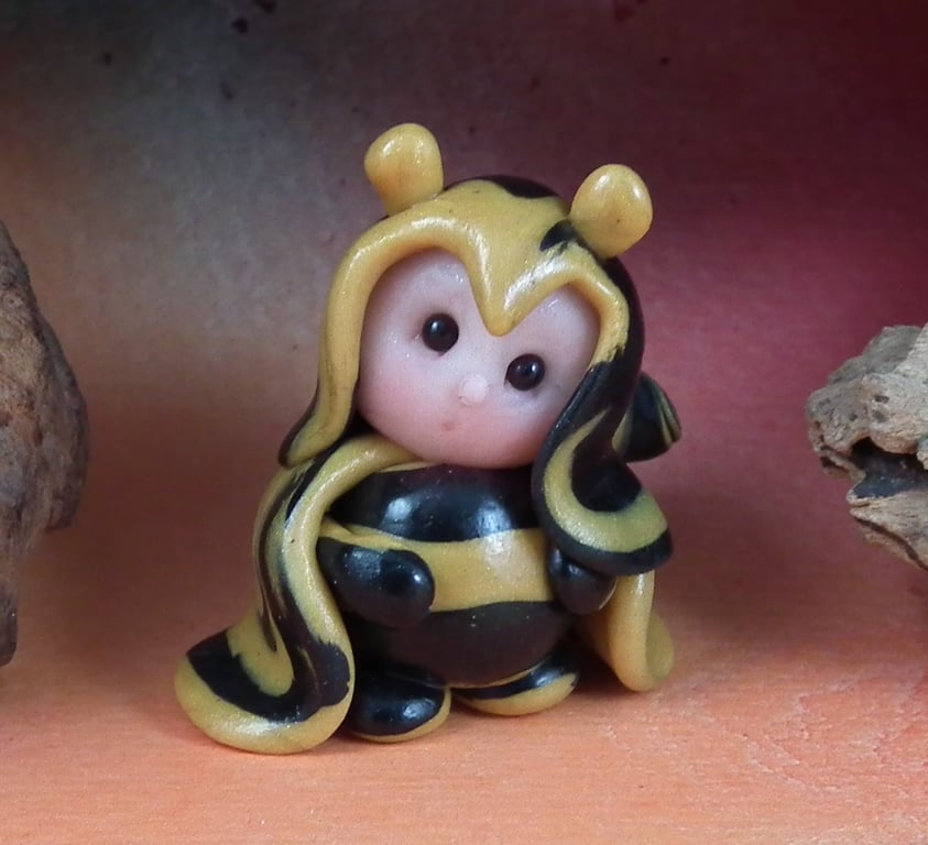 Bustling Bee 'Burrr' OOAK Sculpt by Ann Galvin Gnome Village