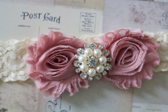AMIE: Antique Rose Shabby Chic Wedding Garter. Ivory Lace.