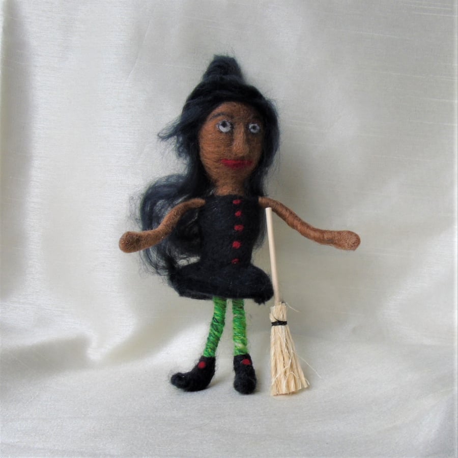 Needle felt witch, felt witch, Halloween witch, handmade doll, wool witch
