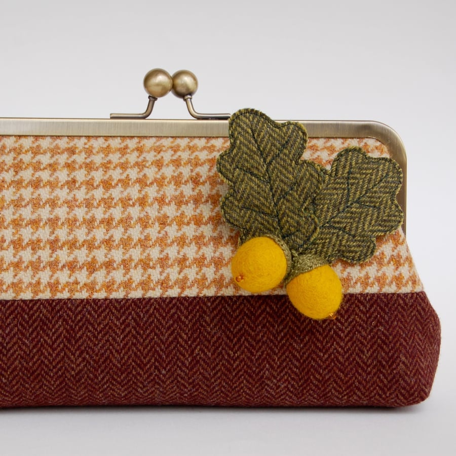 Acorn Tweed Flower Purse